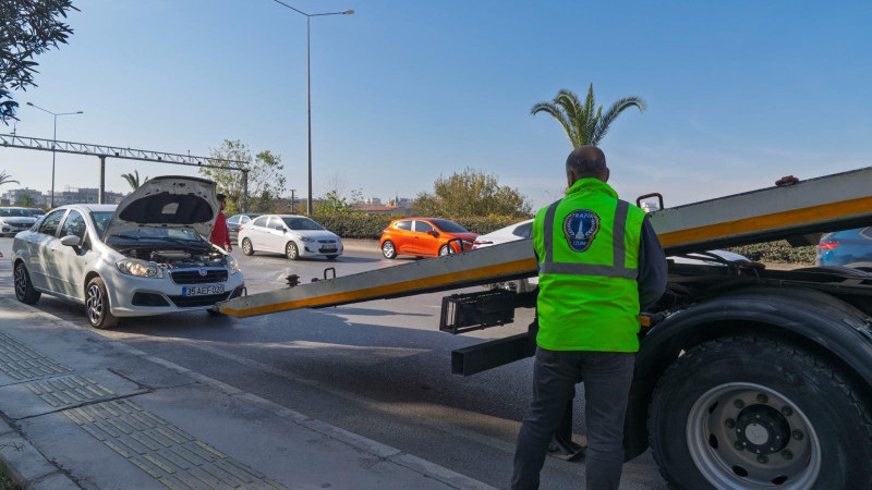 İzmir Büyükşehir Belediyesi'nden ücretsiz oto kurtarma gizmeti