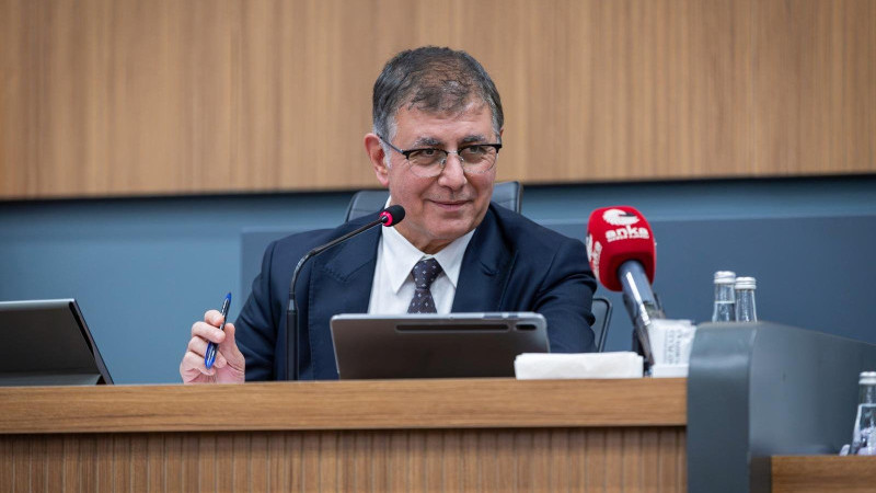 Cemil Tugay: “Herkesin hakkı bizim için değerli, ama kemerleri sıkmak zorundayız”