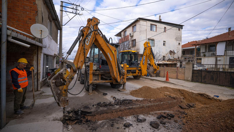 İZSU'nun Gaziemir Sarnıç içme suyu altyapı yatırımı devam ediyor