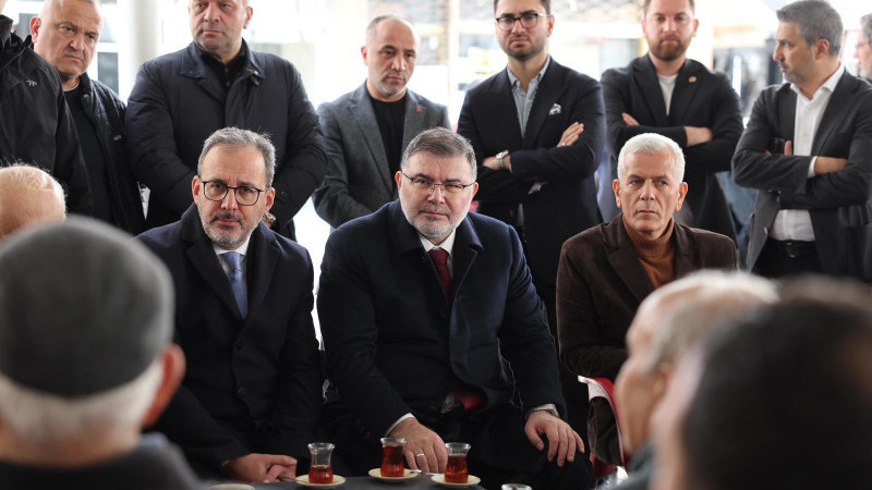 AK Parti İzmir heyeti, Kemalpaşa’da sanayi ve halk ziyaretleri gerçekleştirdi