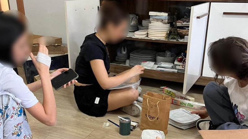 Öğrencilerini evine götüren öğretmene 'İnsan Ticareti' suçu: İzmir'de soruşturma başlatıldı