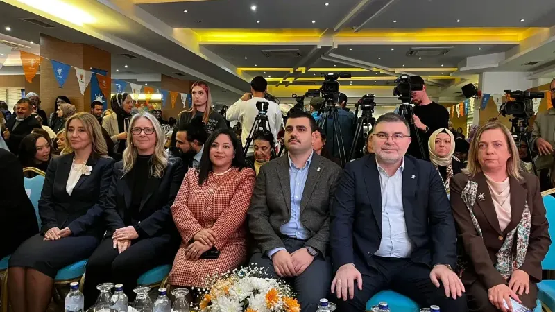 AK Parti İzmir İl Başkanlığı Kadın Dayanışma Meclisi'nde CHP’ye sert eleştiriler: 