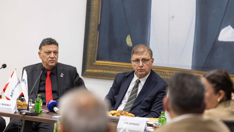 Başkan Cemil Tugay’dan İzmir’e otobüs yolu müjdesi