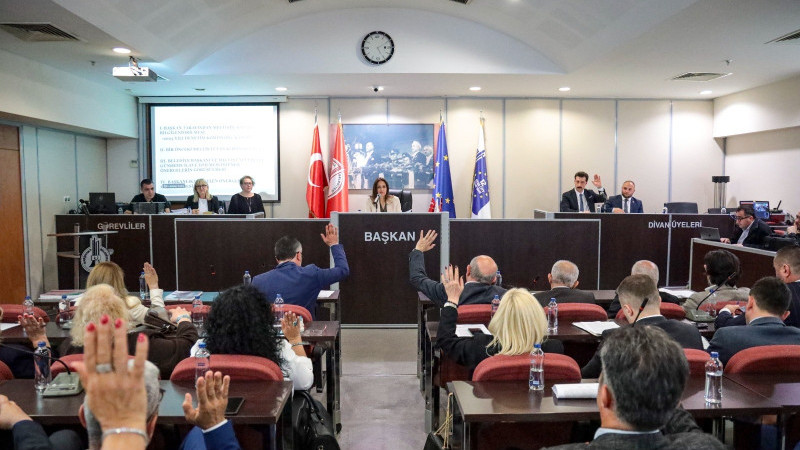 Karşıyaka’da orman alanları konuta dönüştürülürken, mecliste gerilim tırmandı!