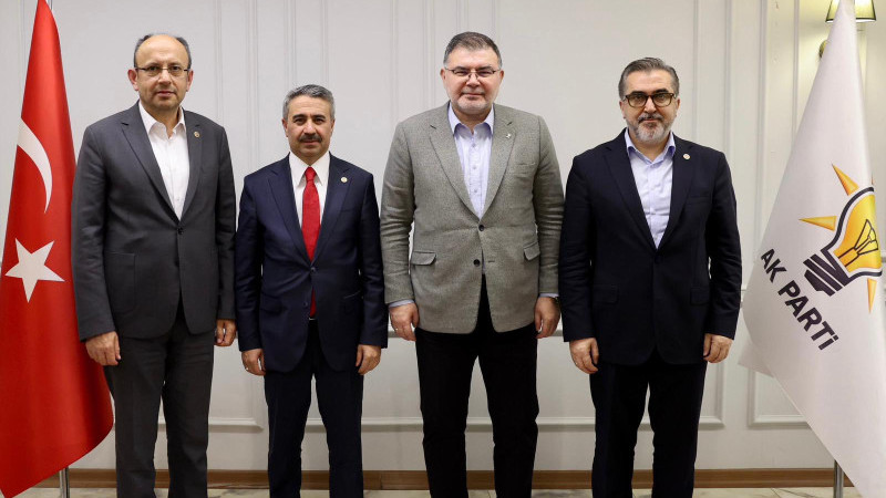 AK Parti İzmir İl Başkanlığı’nda önemli buluşma