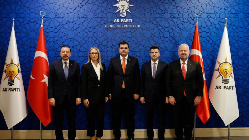 AK Parti İzmir heyeti Genel Sekreter İnan ile bir araya geldi