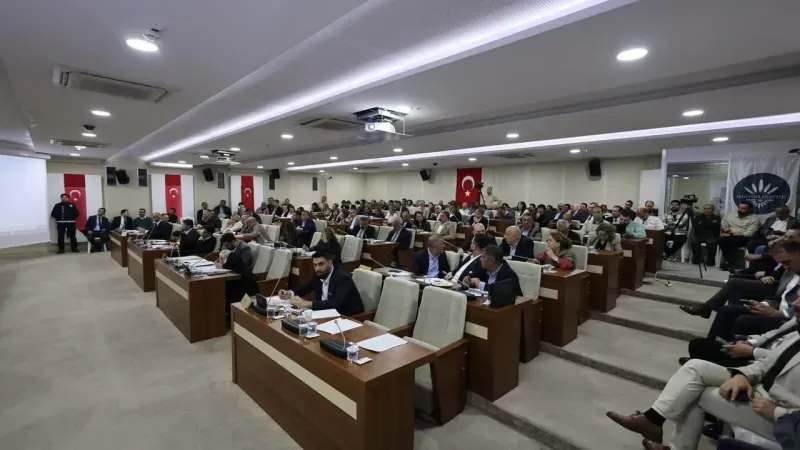 Karabağlar’da CHP grubunda encümen krizi: Genel Başkan Yardımcısı Gökan Zeybek devreye girdi