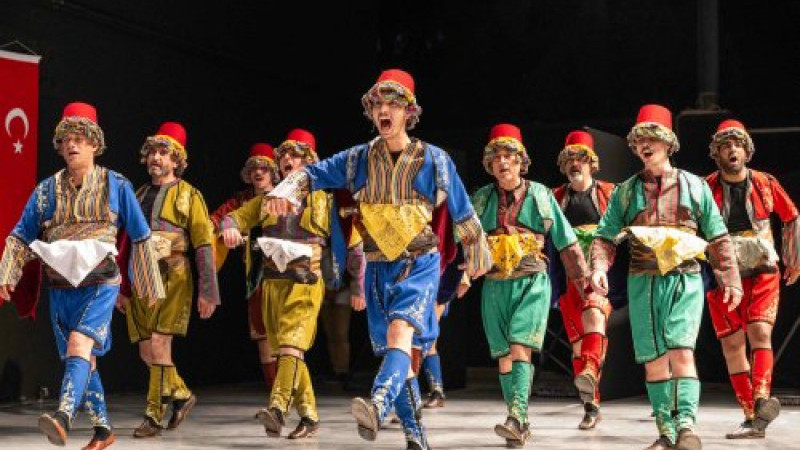 Bornova’da Halk Dansları Festivali Coşkusu