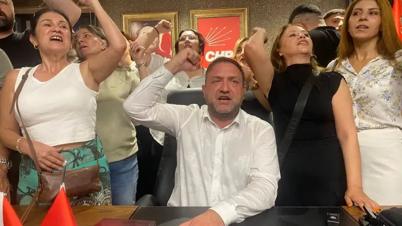 CHP İzmir’de göreve başlayan Gümrükçü’den birlik mesajı