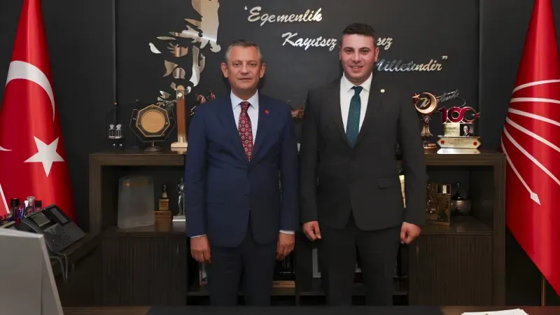 İzmir Büyükşehir Meclisi'nde ilk istifa: Görkem Çolak CHP'den ayrıldı