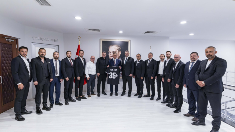 Tugay ile Karşıyaka yönetimi stat projesini görüştü