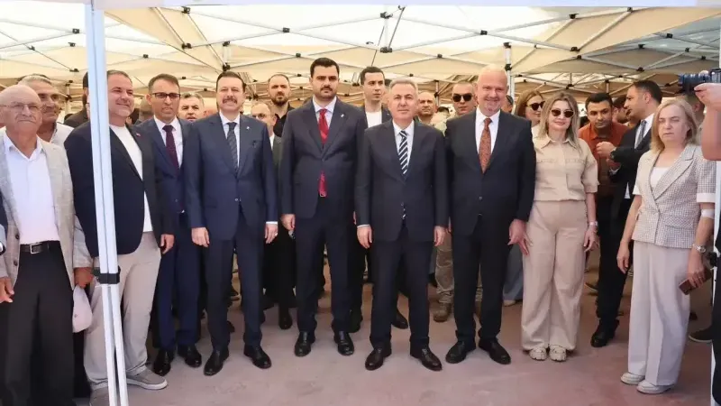 Eyyüp Kadir İnan’dan Menemen’de 7 bin TOKİ vurgusu