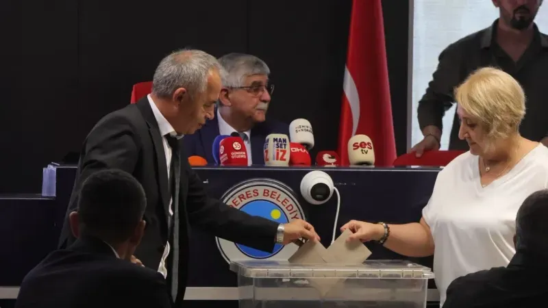 Menderes’te Başkan Vekilliği Seçimini Asuman Şen Kazandı
